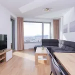 Sky Park Tower 3, Free Parking And Beautiful Views * 布拉迪斯拉发
