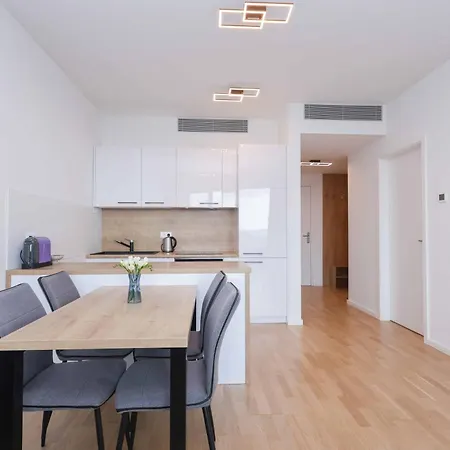 Sky Park Tower 3, Free Parking And Beautiful Views Apartament Bratysława